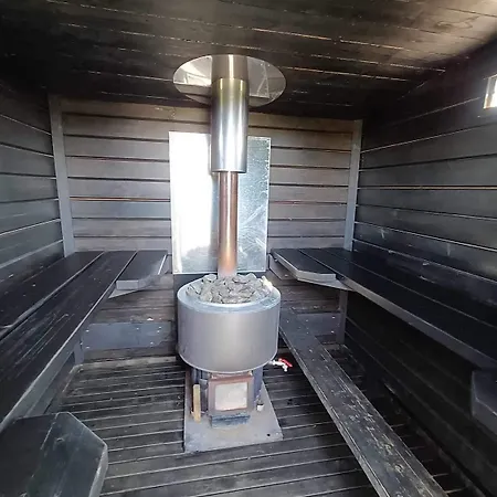 Фермерский дом Elaemyksellinen Farmilla Kalvia